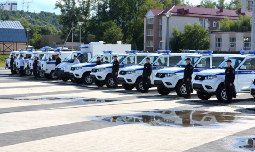 Полиция заречный пензенская область. Полиция пересядет на китайские Джипы. Полицейский Патриот Оренбург.