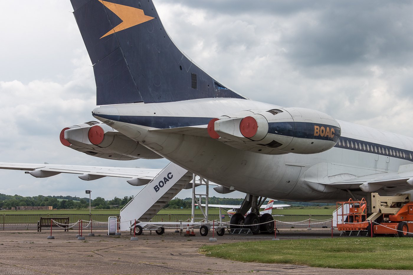 Октябрь самолет. Б 54 самолет. ООО авиа-Лайон. Вильнюс-Лион самолет.