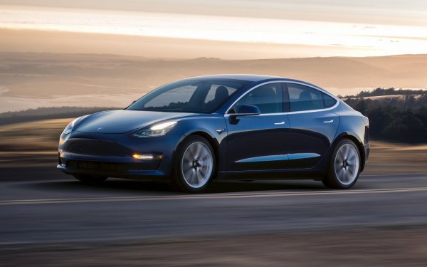 Tesla Model 3 признан наиболее безопасным автомобилем в США