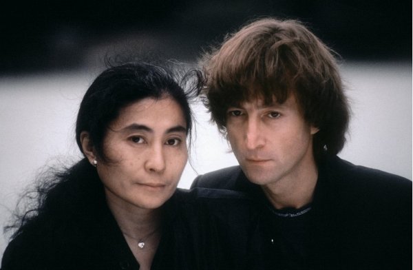 Студия Universal Pictures воссоздаст отношения Джона Леннона и Йоко Оно