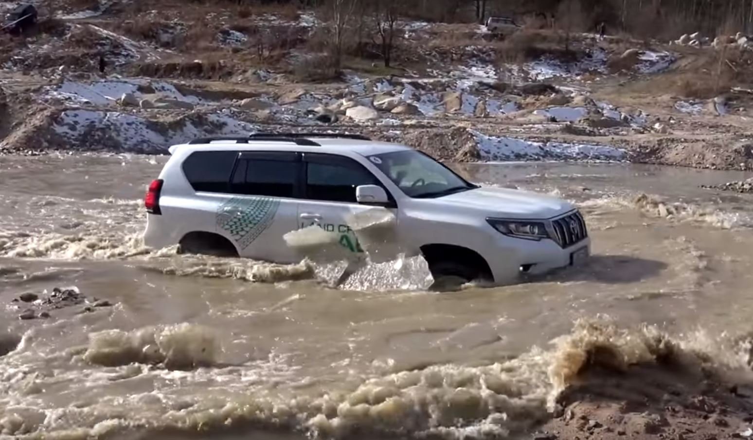 В огне не горит, в воде не тонет»: Новый Land Cruiser Prado испытали на  бездорожье | 29.11.2018 | Владивосток - БезФормата