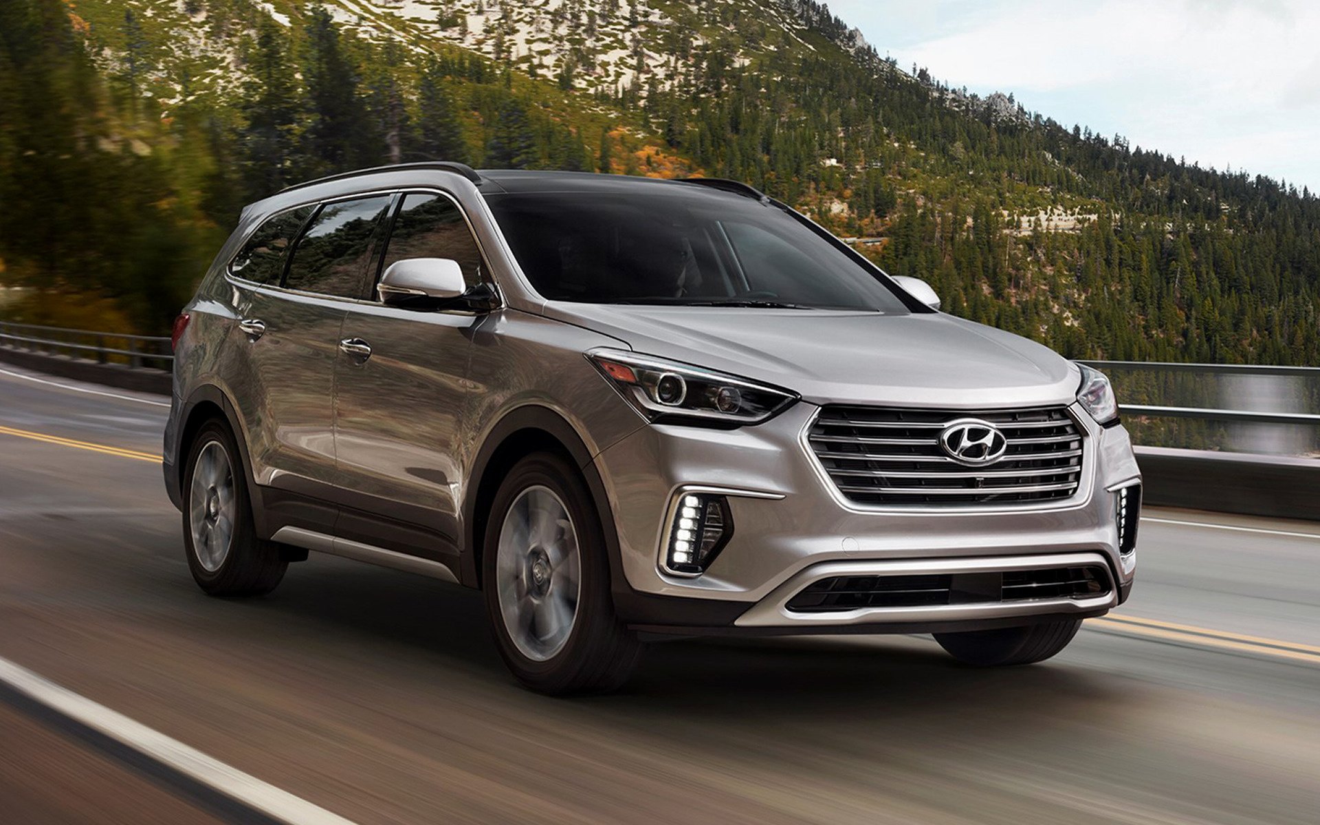 Новый hyundai santa fe. Хендай Гранд Санта Фе 2020. Hyundai Santa Fe 2018. Kia Санта Фе 2019. Kia Sorento vs 2020.