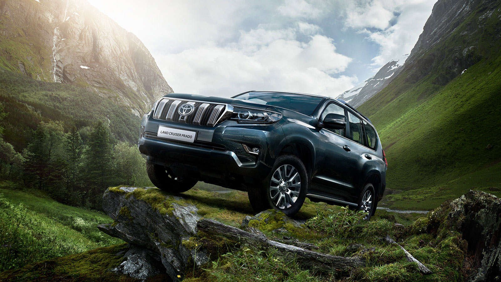 Toyota Land Cruiser Prado 150 Wallpaper