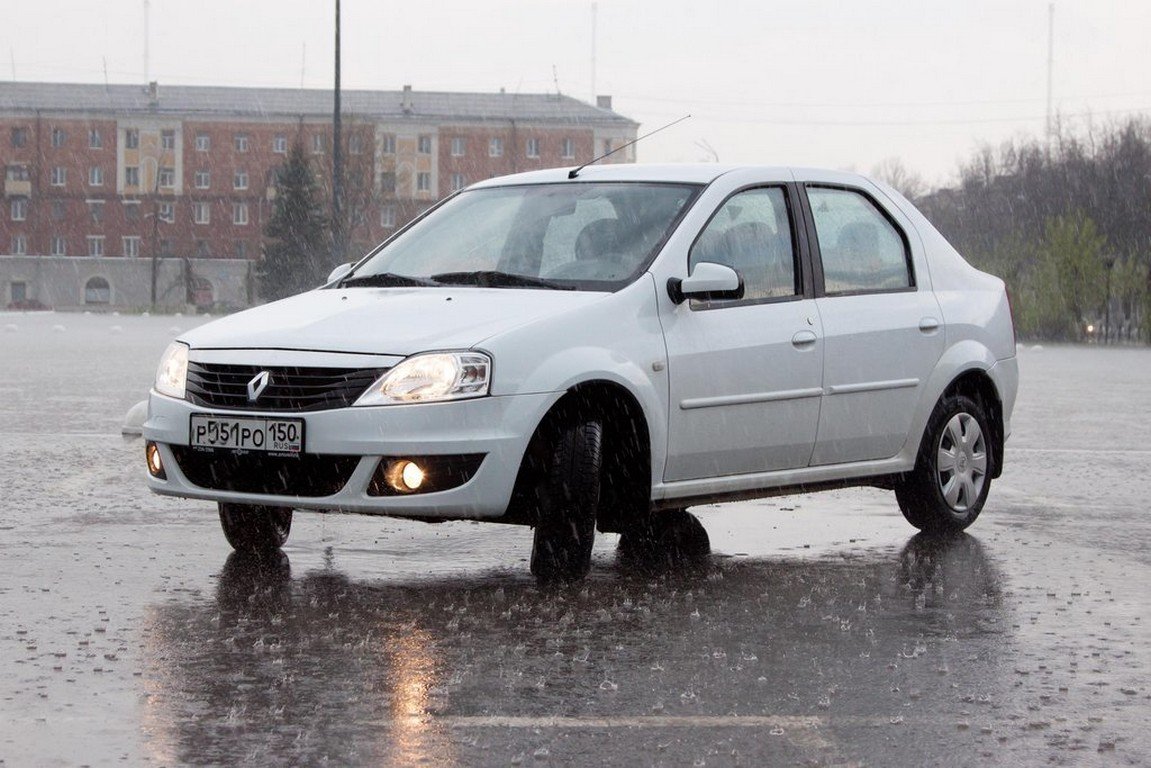 До и после: В сети показали, как «убитый» Renault Logan готовят к  перепродаже | 01.02.2019 | Владивосток - БезФормата