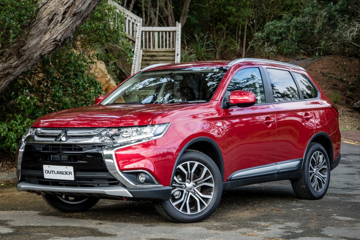 Аутлендер 2018. Mitsubishi Outlander 2018. Мицубиси Аутлендер 2018. Митсубиси Аутлендер 2018 комплектации. Mitsubishi Outlander 2018 комплектации.