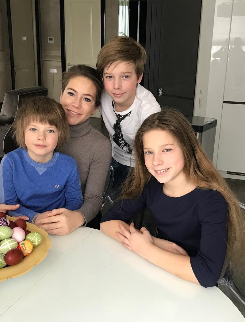 Юлия Барановская с детьми 2019