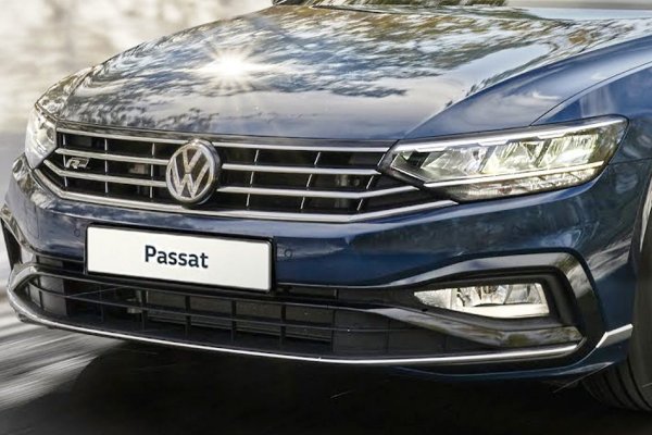 Зачем его привезли? Новый Volkswagen Passat рискует остаться не у дел в России