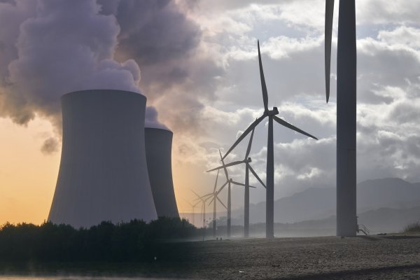 Возобновляемая энергетика постепенно отвоёвывает позиции у АЭС