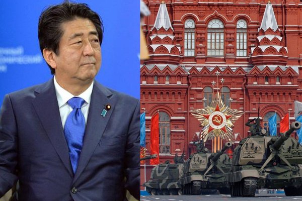 Японский премьер отказался лететь в Россию на Парад Победы