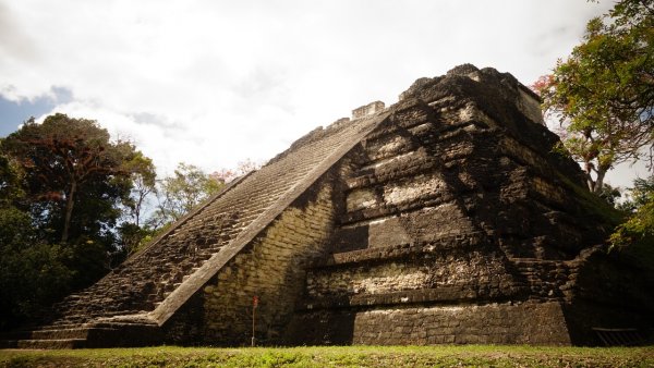 Майя могли покинуть город Тикал из-за токсичного отравления водоемов